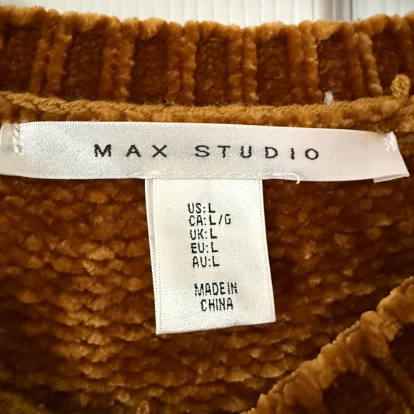 Cozy Chenille Sweater in Rich Brown - Picture 8 of 9